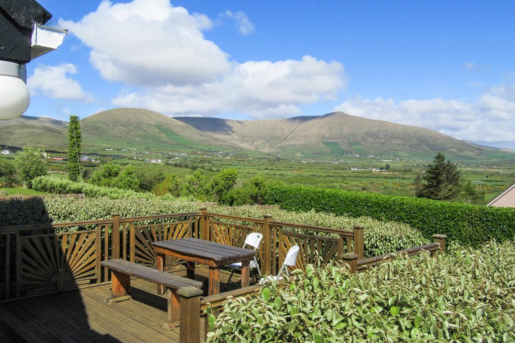 Doonshean View Bed And Breakfast Dingle Exterior photo